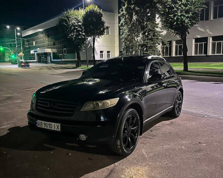 Черный Инфинити FX 35, объемом двигателя 3.5 л и пробегом 300 тыс. км за 9000 $, фото 2 на Automoto.ua