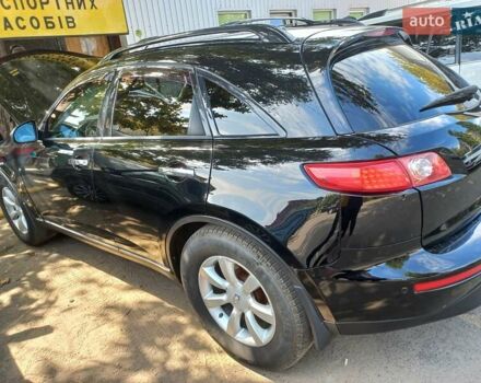 Черный Инфинити FX 35, объемом двигателя 3.5 л и пробегом 300 тыс. км за 9000 $, фото 10 на Automoto.ua