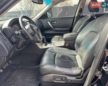 Черный Инфинити FX 35, объемом двигателя 3.5 л и пробегом 167 тыс. км за 8888 $, фото 10 на Automoto.ua