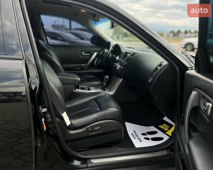 Черный Инфинити FX 35, объемом двигателя 3.5 л и пробегом 217 тыс. км за 8850 $, фото 12 на Automoto.ua