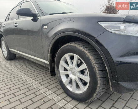 Черный Инфинити FX 35, объемом двигателя 3.5 л и пробегом 298 тыс. км за 10500 $, фото 10 на Automoto.ua