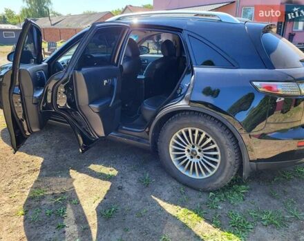 Черный Инфинити FX 35, объемом двигателя 3.5 л и пробегом 330 тыс. км за 9000 $, фото 1 на Automoto.ua