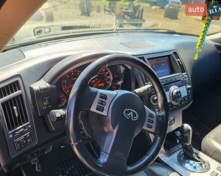 Черный Инфинити FX 35, объемом двигателя 3.5 л и пробегом 330 тыс. км за 9000 $, фото 3 на Automoto.ua