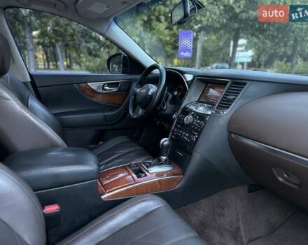 Черный Инфинити FX 35, объемом двигателя 0 л и пробегом 222 тыс. км за 11200 $, фото 63 на Automoto.ua