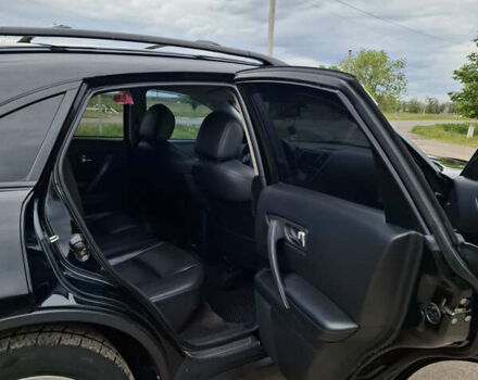 Черный Инфинити FX 35, объемом двигателя 3.5 л и пробегом 178 тыс. км за 11700 $, фото 6 на Automoto.ua