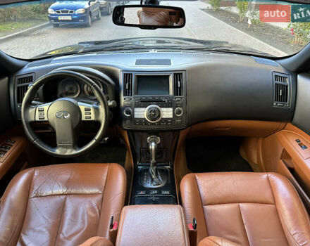 Черный Инфинити FX 35, объемом двигателя 3.5 л и пробегом 253 тыс. км за 8700 $, фото 19 на Automoto.ua