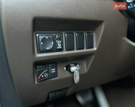 Черный Инфинити FX 35, объемом двигателя 0 л и пробегом 222 тыс. км за 11200 $, фото 44 на Automoto.ua