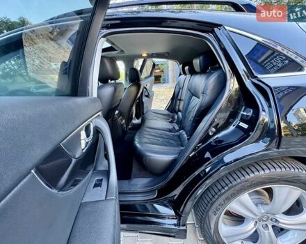 Черный Инфинити FX 35, объемом двигателя 3.5 л и пробегом 221 тыс. км за 11999 $, фото 32 на Automoto.ua