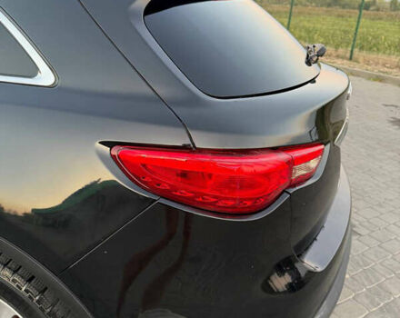 Черный Инфинити FX 35, объемом двигателя 3.5 л и пробегом 196 тыс. км за 13500 $, фото 9 на Automoto.ua