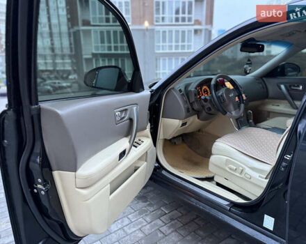 Чорний Інфініті FX 35, об'ємом двигуна 3.5 л та пробігом 177 тис. км за 8100 $, фото 19 на Automoto.ua