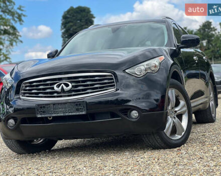 Черный Инфинити FX 35, объемом двигателя 3.5 л и пробегом 150 тыс. км за 13300 $, фото 1 на Automoto.ua