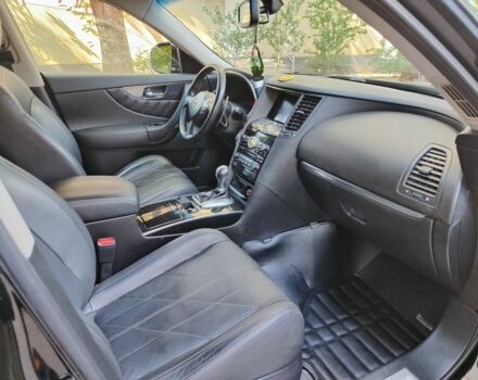 Черный Инфинити FX 35, объемом двигателя 3.5 л и пробегом 660 тыс. км за 12500 $, фото 1 на Automoto.ua