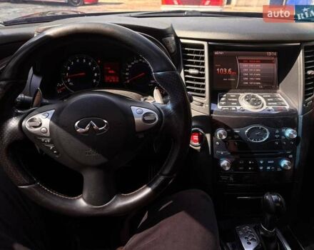 Чорний Інфініті FX 35, об'ємом двигуна 3.5 л та пробігом 173 тис. км за 16000 $, фото 17 на Automoto.ua