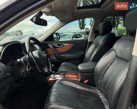 Черный Инфинити FX 35, объемом двигателя 3.5 л и пробегом 150 тыс. км за 13300 $, фото 8 на Automoto.ua