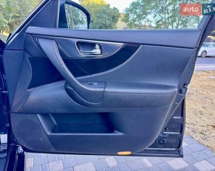 Черный Инфинити FX 35, объемом двигателя 3.5 л и пробегом 221 тыс. км за 11999 $, фото 45 на Automoto.ua