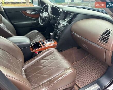 Черный Инфинити FX 35, объемом двигателя 3.5 л и пробегом 232 тыс. км за 12000 $, фото 24 на Automoto.ua