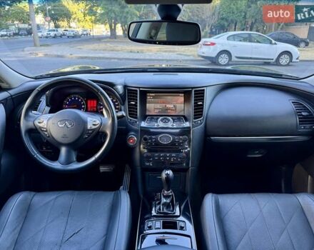 Черный Инфинити FX 35, объемом двигателя 3.5 л и пробегом 221 тыс. км за 11999 $, фото 76 на Automoto.ua