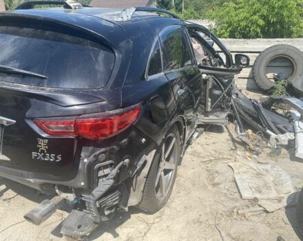 Черный Инфинити FX 35, объемом двигателя 0 л и пробегом 155 тыс. км за 2500 $, фото 2 на Automoto.ua