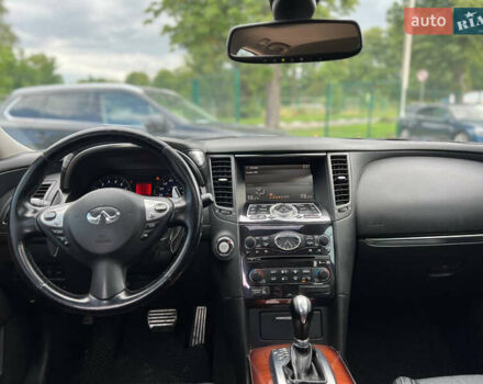 Черный Инфинити FX 35, объемом двигателя 3.5 л и пробегом 150 тыс. км за 13300 $, фото 5 на Automoto.ua