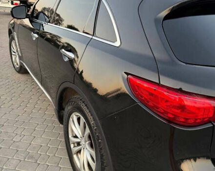 Черный Инфинити FX 35, объемом двигателя 3.5 л и пробегом 196 тыс. км за 13500 $, фото 10 на Automoto.ua