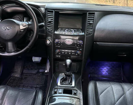 Черный Инфинити FX 35, объемом двигателя 3.5 л и пробегом 270 тыс. км за 14900 $, фото 12 на Automoto.ua