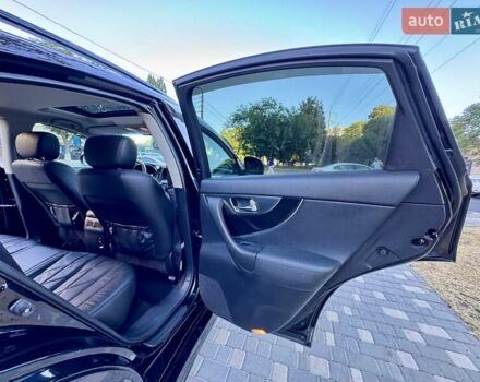 Черный Инфинити FX 35, объемом двигателя 3.5 л и пробегом 221 тыс. км за 11999 $, фото 63 на Automoto.ua