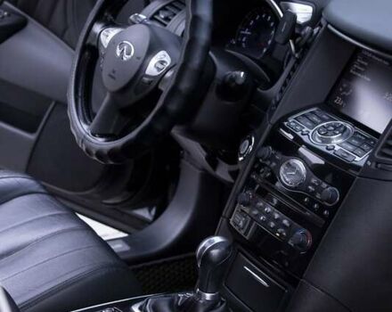 Черный Инфинити FX 35, объемом двигателя 3.5 л и пробегом 256 тыс. км за 13900 $, фото 20 на Automoto.ua