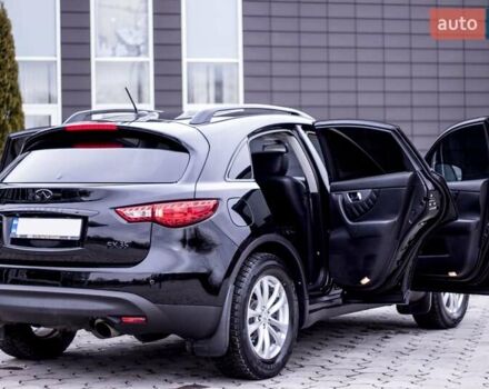 Черный Инфинити FX 35, объемом двигателя 3.5 л и пробегом 256 тыс. км за 13900 $, фото 5 на Automoto.ua