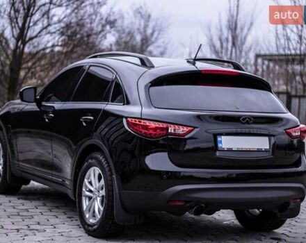 Черный Инфинити FX 35, объемом двигателя 3.5 л и пробегом 256 тыс. км за 13900 $, фото 8 на Automoto.ua