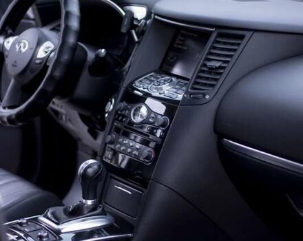 Черный Инфинити FX 35, объемом двигателя 3.5 л и пробегом 256 тыс. км за 13900 $, фото 26 на Automoto.ua