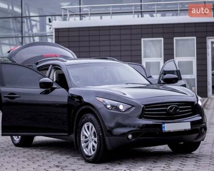 Черный Инфинити FX 35, объемом двигателя 3.5 л и пробегом 256 тыс. км за 13900 $, фото 4 на Automoto.ua