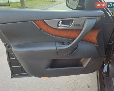 Черный Инфинити FX 35, объемом двигателя 3.5 л и пробегом 182 тыс. км за 15000 $, фото 14 на Automoto.ua