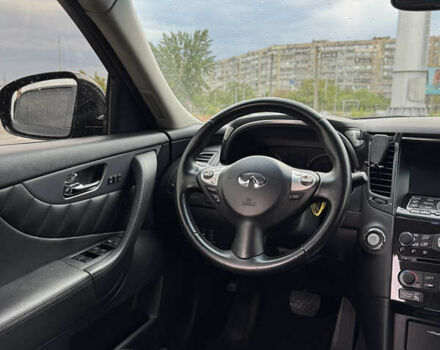 Черный Инфинити FX 35, объемом двигателя 3.5 л и пробегом 133 тыс. км за 16333 $, фото 16 на Automoto.ua