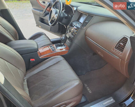 Черный Инфинити FX 35, объемом двигателя 3.5 л и пробегом 182 тыс. км за 15000 $, фото 12 на Automoto.ua