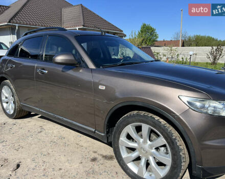 Коричневый Инфинити FX 35, объемом двигателя 3.5 л и пробегом 315 тыс. км за 7500 $, фото 5 на Automoto.ua