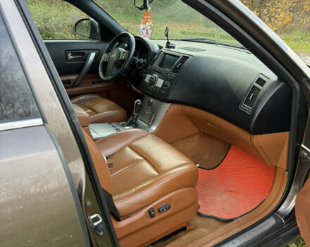 Коричневый Инфинити FX 35, объемом двигателя 3.5 л и пробегом 240 тыс. км за 9500 $, фото 7 на Automoto.ua