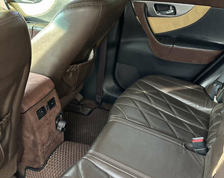 Коричневый Инфинити FX 35, объемом двигателя 3.5 л и пробегом 212 тыс. км за 11700 $, фото 8 на Automoto.ua