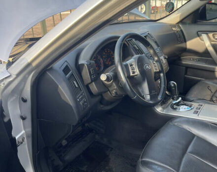 Серый Инфинити FX 35, объемом двигателя 3.5 л и пробегом 179 тыс. км за 9300 $, фото 11 на Automoto.ua