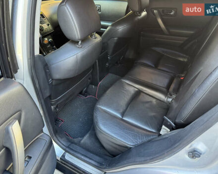 Серый Инфинити FX 35, объемом двигателя 3.5 л и пробегом 280 тыс. км за 7700 $, фото 16 на Automoto.ua