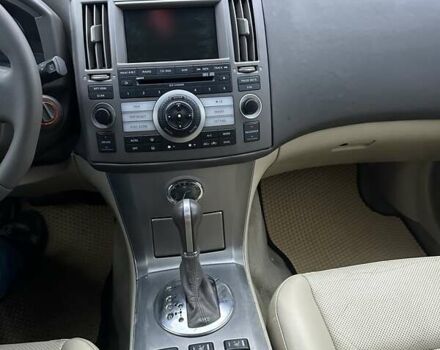 Серый Инфинити FX 35, объемом двигателя 3.5 л и пробегом 214 тыс. км за 8800 $, фото 11 на Automoto.ua