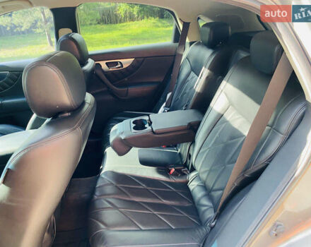 Серый Инфинити FX 35, объемом двигателя 3.5 л и пробегом 255 тыс. км за 11900 $, фото 13 на Automoto.ua