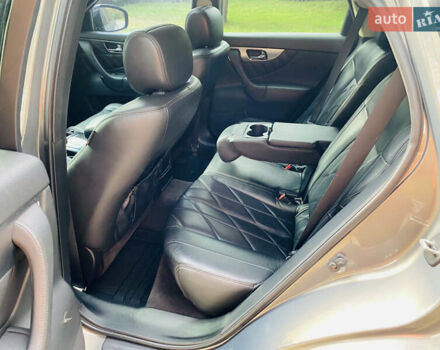 Серый Инфинити FX 35, объемом двигателя 3.5 л и пробегом 255 тыс. км за 11900 $, фото 28 на Automoto.ua