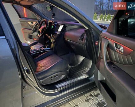Серый Инфинити FX 35, объемом двигателя 3.5 л и пробегом 181 тыс. км за 14700 $, фото 17 на Automoto.ua