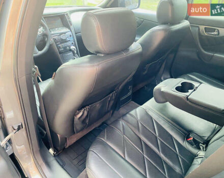 Серый Инфинити FX 35, объемом двигателя 3.5 л и пробегом 255 тыс. км за 11900 $, фото 30 на Automoto.ua