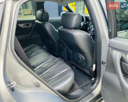 Серый Инфинити FX 35, объемом двигателя 3.5 л и пробегом 257 тыс. км за 11999 $, фото 25 на Automoto.ua