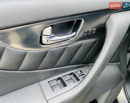 Серый Инфинити FX 35, объемом двигателя 3.5 л и пробегом 257 тыс. км за 11999 $, фото 32 на Automoto.ua