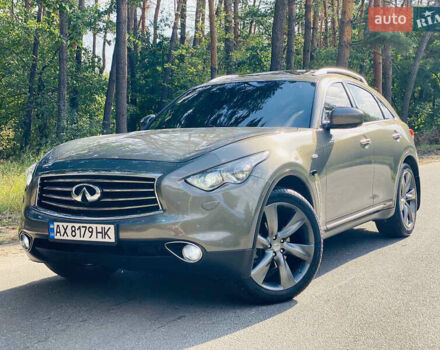 Серый Инфинити FX 35, объемом двигателя 3.5 л и пробегом 255 тыс. км за 11900 $, фото 10 на Automoto.ua