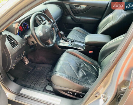 Серый Инфинити FX 35, объемом двигателя 3.5 л и пробегом 255 тыс. км за 11900 $, фото 40 на Automoto.ua