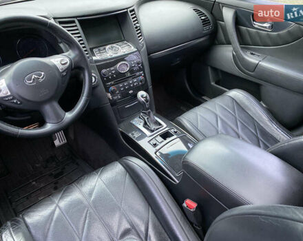 Серый Инфинити FX 35, объемом двигателя 3.5 л и пробегом 257 тыс. км за 11999 $, фото 16 на Automoto.ua