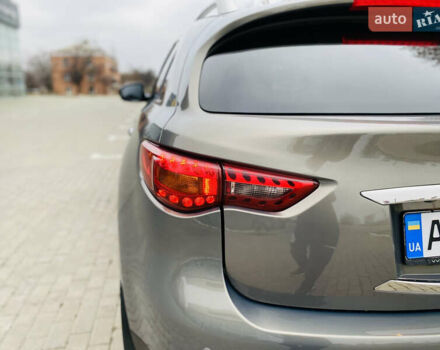 Серый Инфинити FX 35, объемом двигателя 3.5 л и пробегом 257 тыс. км за 11999 $, фото 14 на Automoto.ua